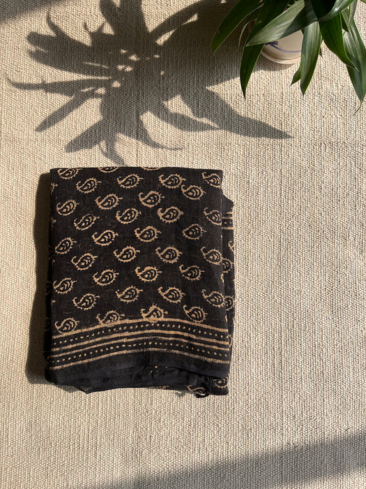 CLASSICS REINVENTED: ALLOVER PAISLEY LINEN DUPATTA BLACK