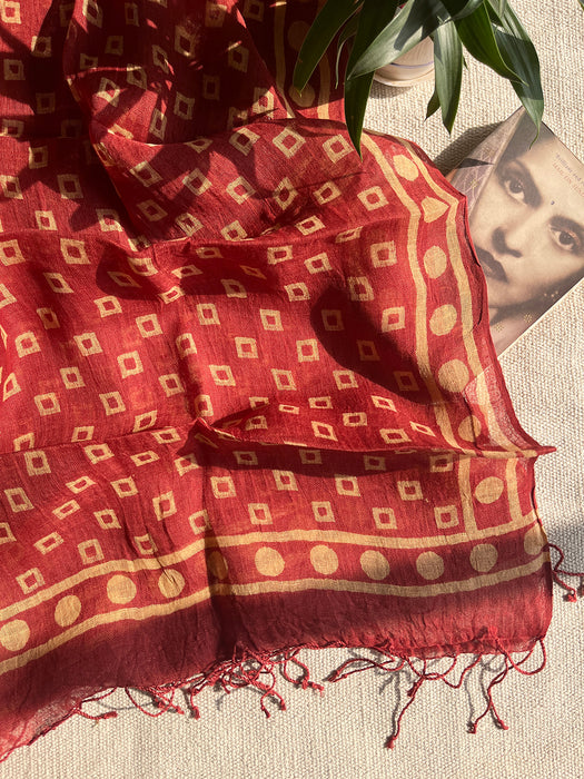 CLASSICS REINVENTED: UNBOXED LINEN DUPATTA BRICK RED